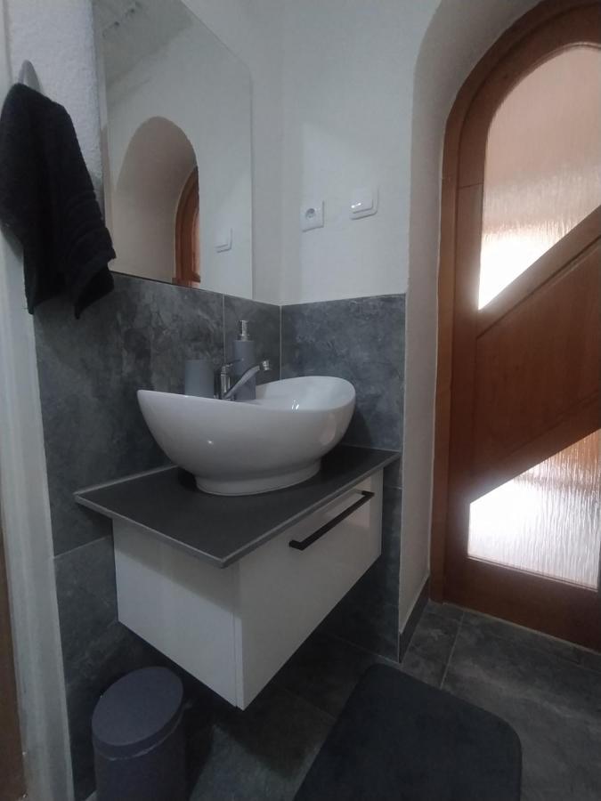 Apartman Karin Huty Exteriér fotografie